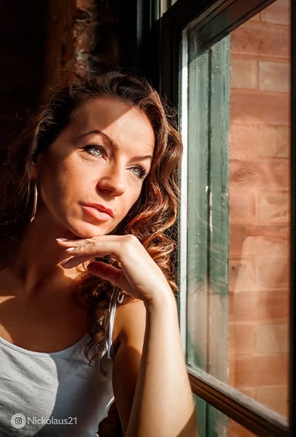 Professional portrait photography near Chicago offering creative and modern portraits for women