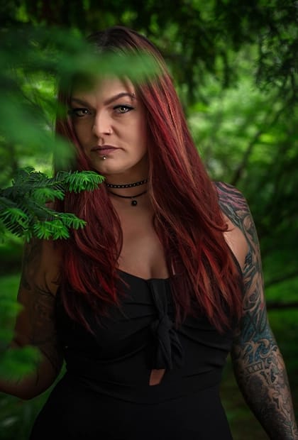 Outdoor boudoir photography session in Chicago using natural light and scenic backgrounds
