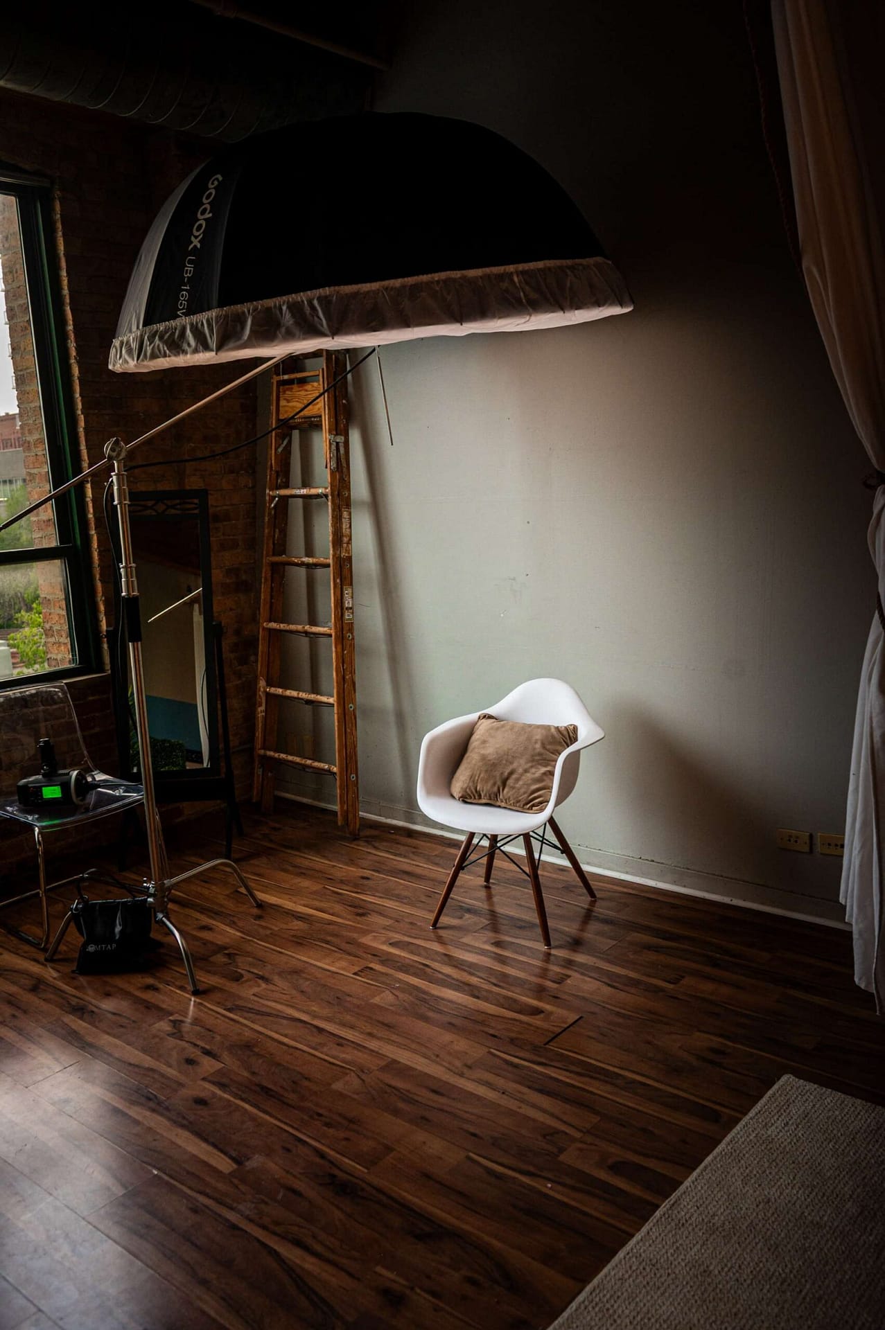 Minimalist corner photo studio set at Chicago studio rental